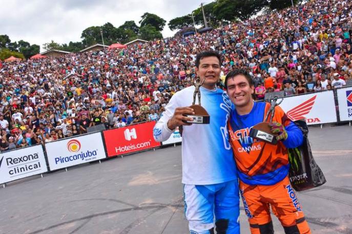 Kiko surpreende e é Campeão do Duelo de Motos 2020