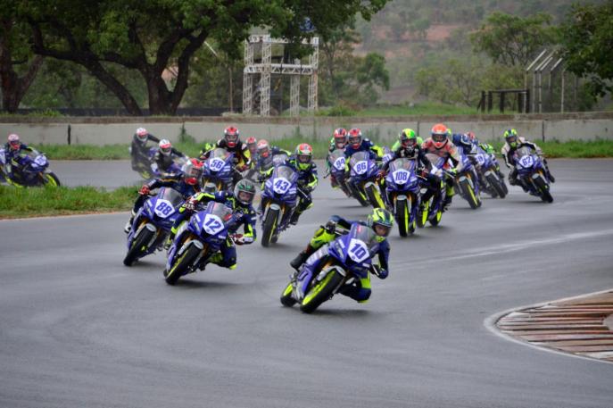 Yamalube R3 bLU cRU Cup chega a 4ª rodada neste fim de semana