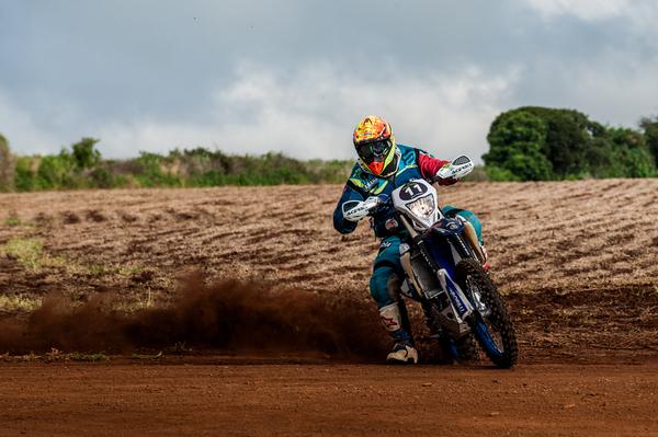 O piloto Francine Rossi venceu o primeiro dia do Rally Minas Brasil (Ney Evangelista/DFOTOS) 