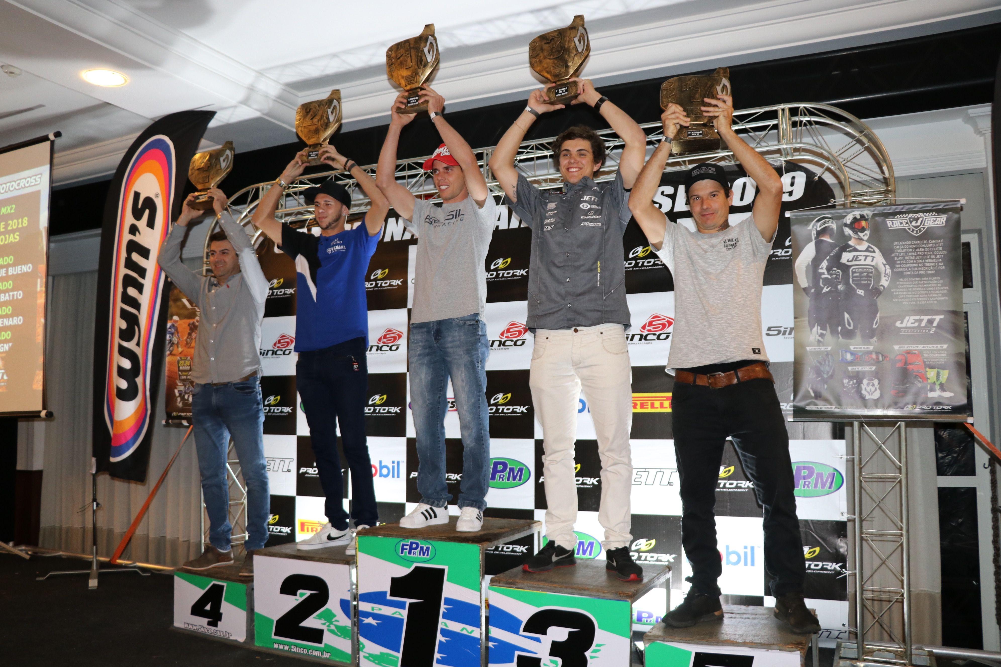 Federação Paranaense de Motociclismo homenageia pilotos nesta sexta-feira, em Curitiba