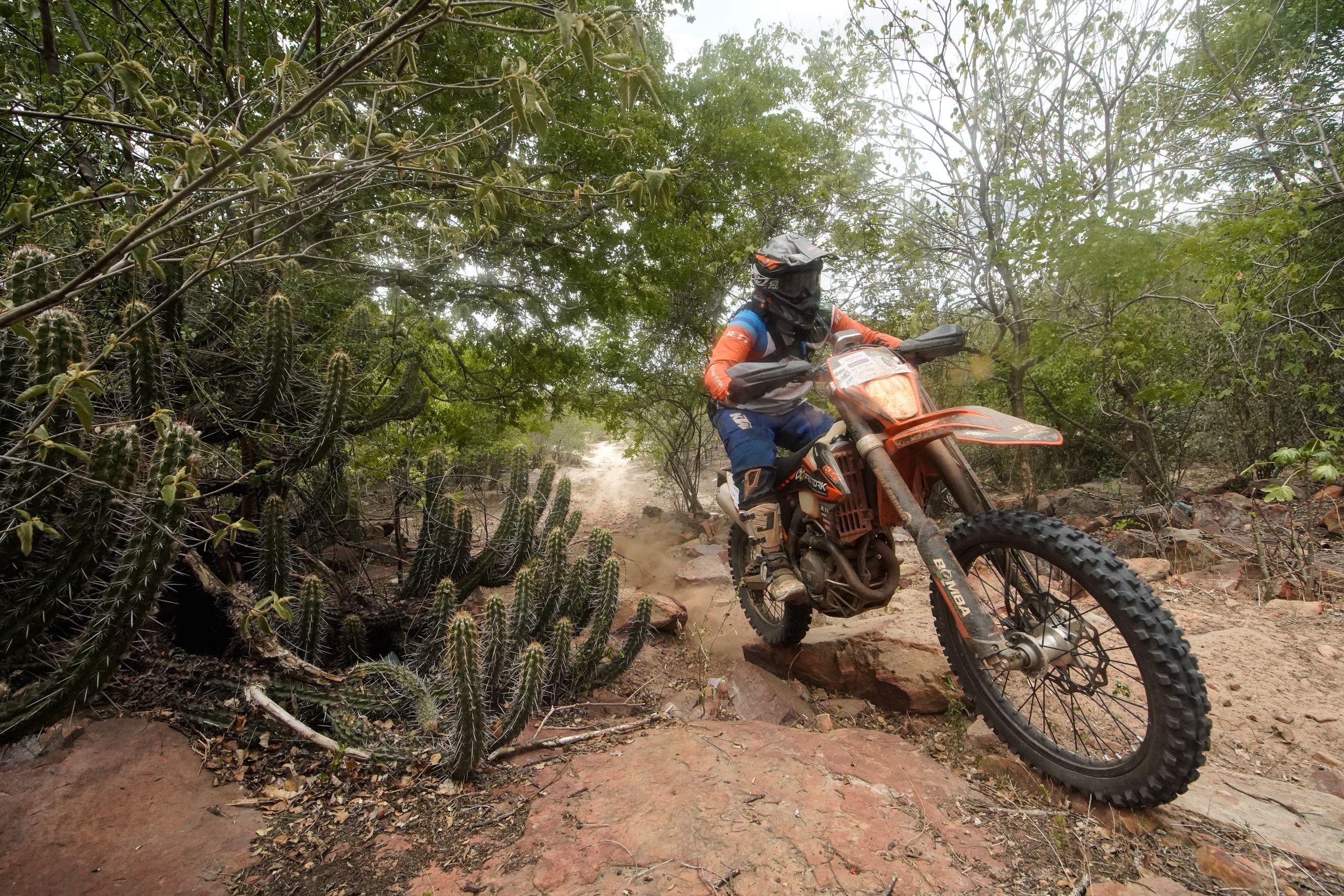 Paranaense de Enduro de Regularidade inicia com vitória de Emerson Loth