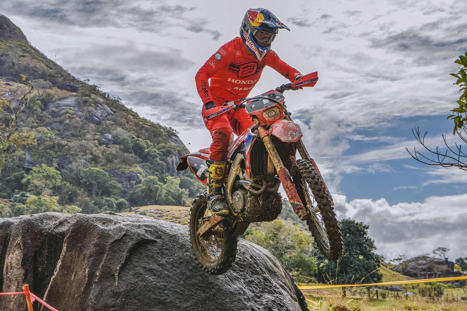Bruno Crivilin comemora em casa mais uma vitória no Brasileiro de Enduro